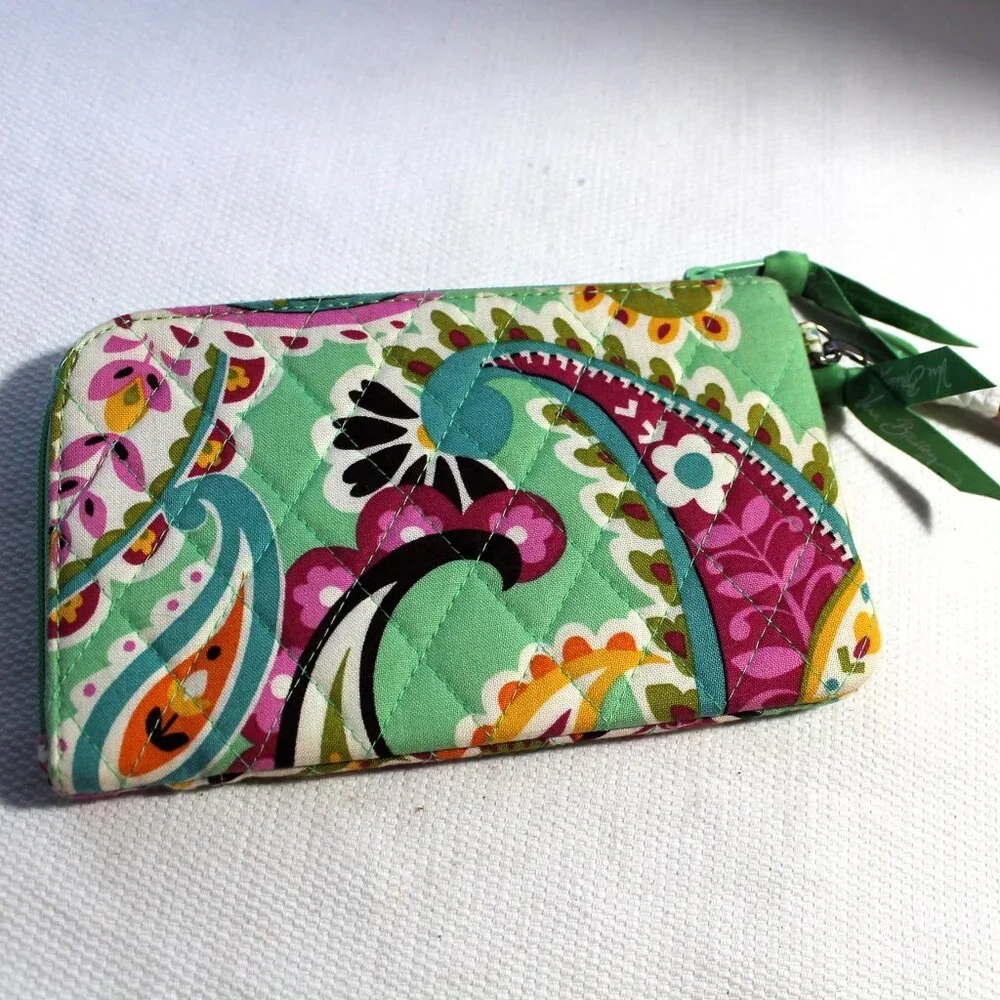Vera Bradley Green Paisley Ziparound Wallet Wristlet Tutti Frutti NWOT - Picture 4 of 9